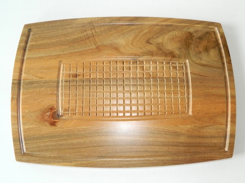 Handcrafted Acacia Wood Carving Board with Meat Grip and Juice Groove